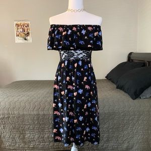 Forever 21 Off Shoulder Lace Bodice A-line Dress